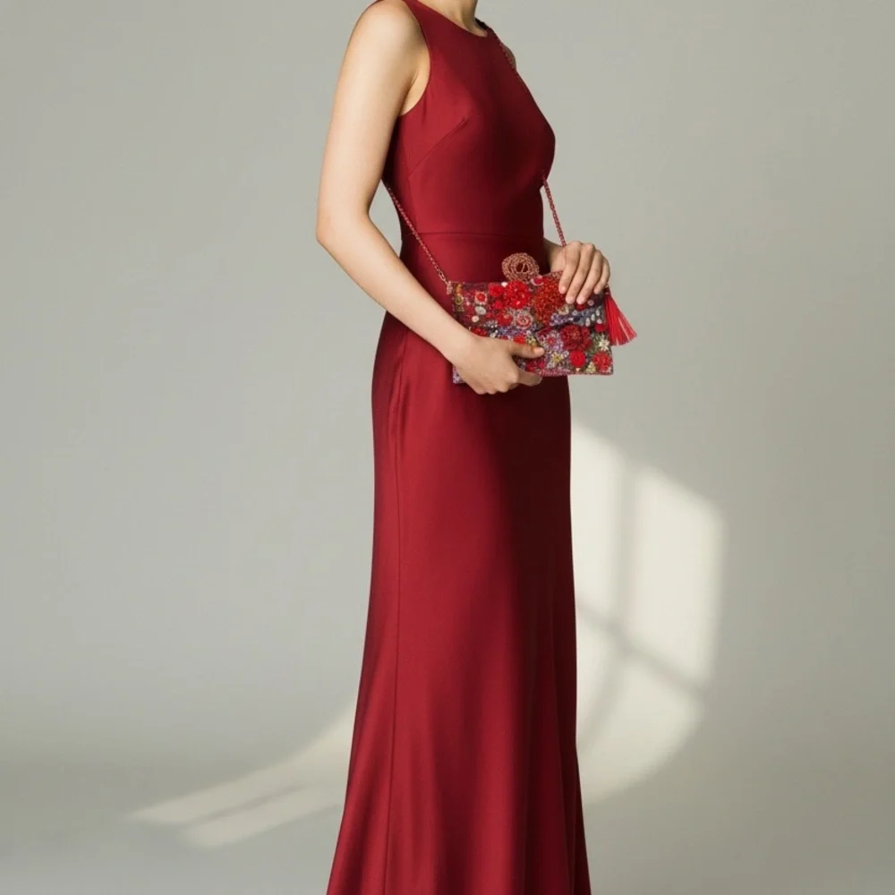 “Messy Red” - Picture 2 of 7